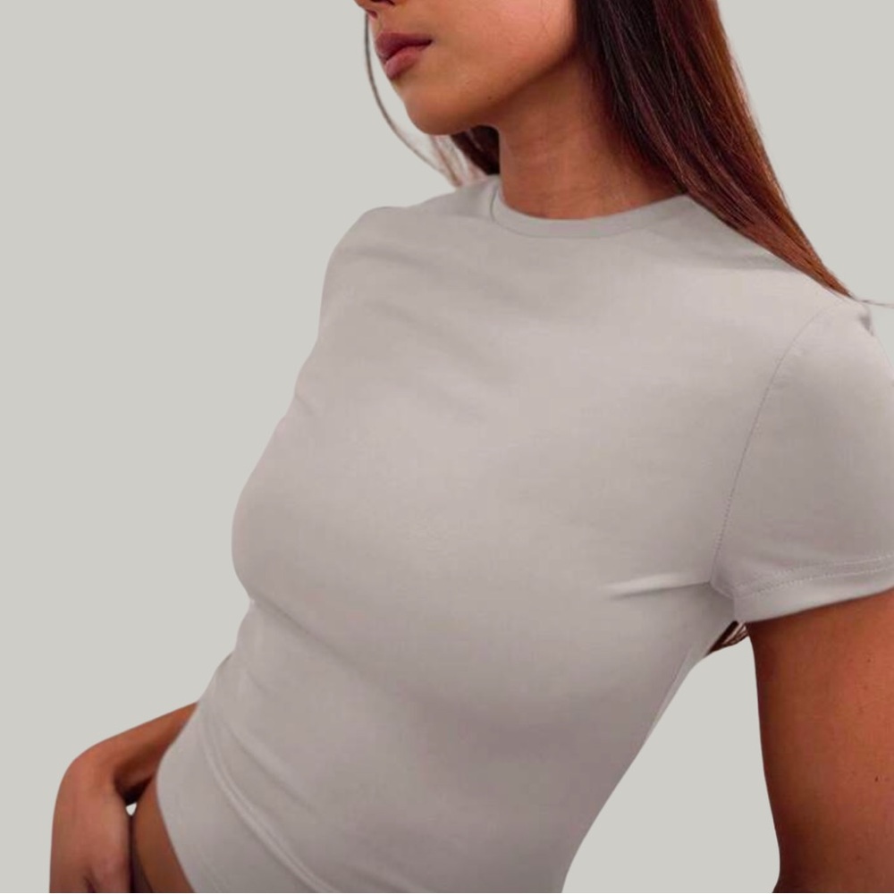 LIKE NEW Basic Short Sleeve Top